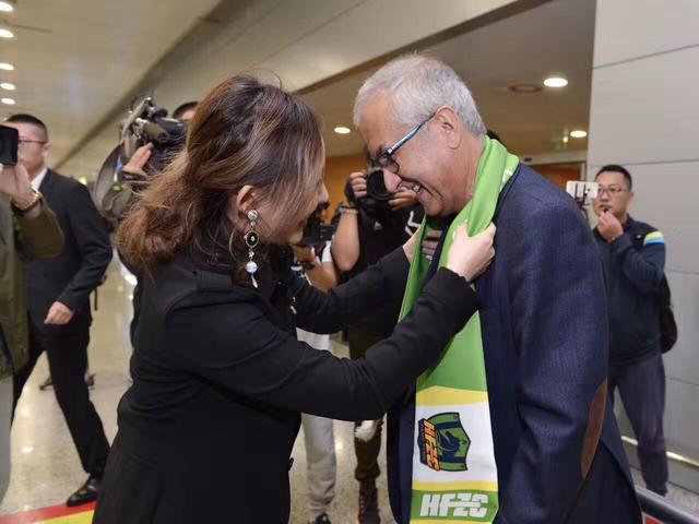 免费伊人