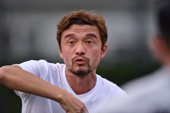 伊人av在线com