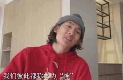 美女扒开尿口和胸洗澡
